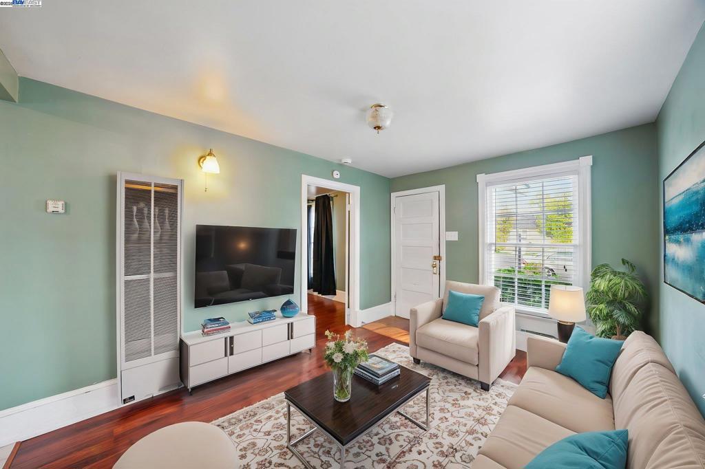 OLD NORTH SIDE - Residential