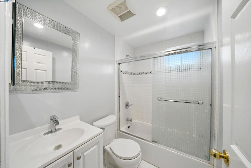 OLD NORTH SIDE - Residential