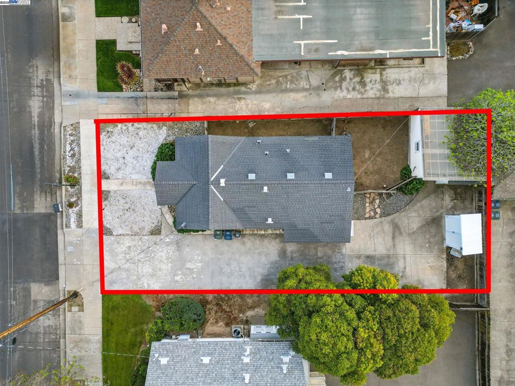 OLD NORTH SIDE - Residential