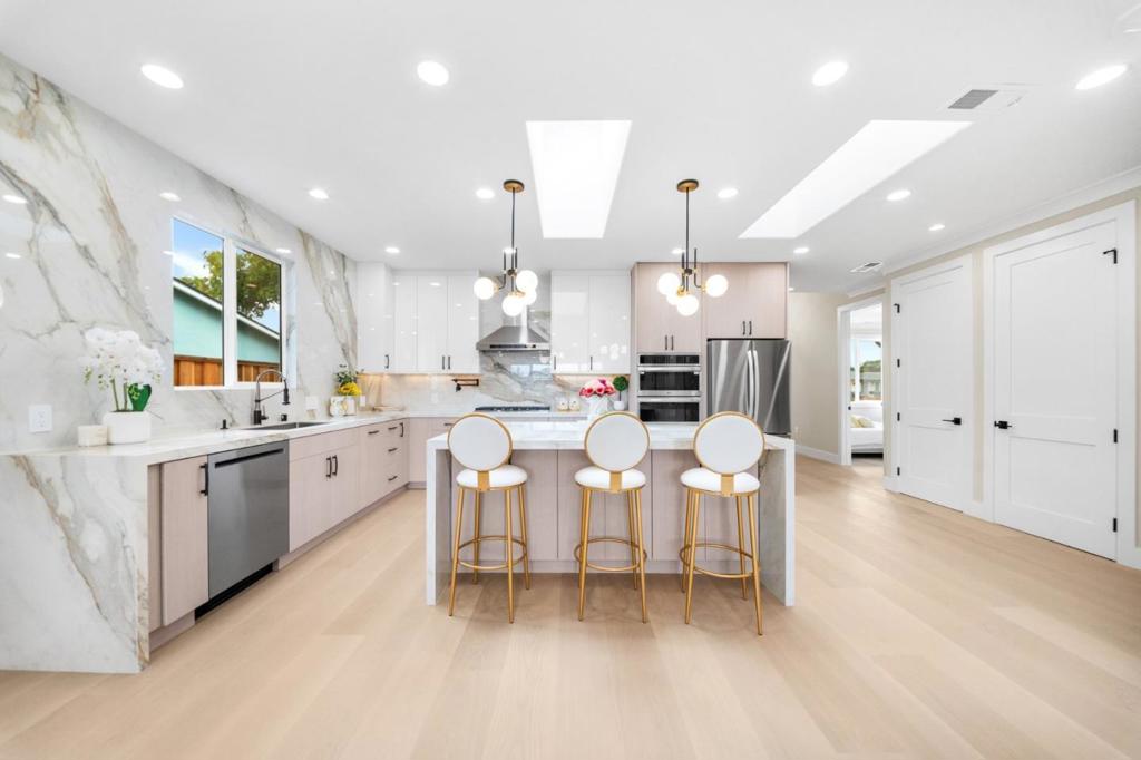 2477 Amethyst Drive