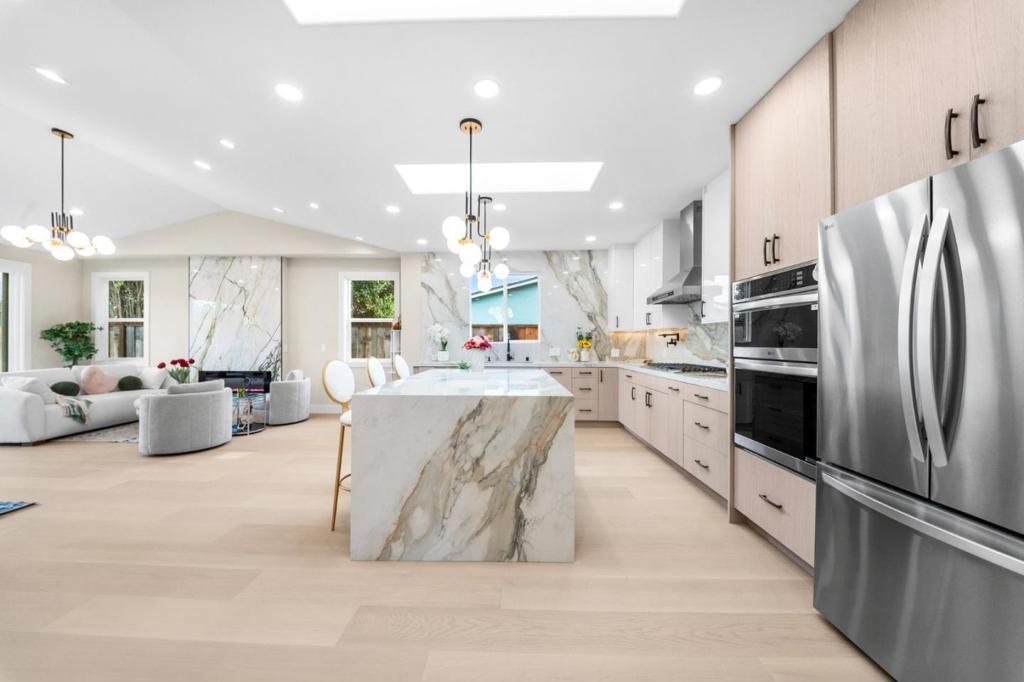 2477 Amethyst Drive