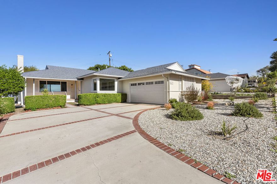 Discover stunning panoramic views in this beautifully remodeled 3-bedroom, 2-bath home in Palos Verdes, offering coastline, city lights, mountain vistas, and even Downtown LA right from your kitchen window. Recently updated throughout, the home features new wide-plank flooring, all-new energy-efficient windows, a stylish modern kitchen with Quartz countertops and stainless-steel appliances, and refreshed bathrooms that blend comfort with clean, contemporary finishes. The bright and open living area is filled with natural light, enhanced by expansive picture windows that frame incredible views from morning to night. Step outside to the private back patio to enjoy your coffee with sweeping coastal scenery, then return in the evening for an entirely different perspective as the city lights sparkle. With approximately 1,358 sq ft of thoughtfully updated living space and situated within the award-winning Palos Verdes Unified School Districtand just minutes from the Promenade on the Peninsula for dining, shopping, and entertainmentthis home offers a rare opportunity to lease a fully remodeled retreat with some of the most captivating views on the Peninsula.