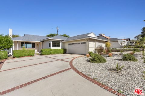 Photo of 5437 Manitowac Drive, Rancho Palos Verdes, CA 90275 (MLS # 25624107)