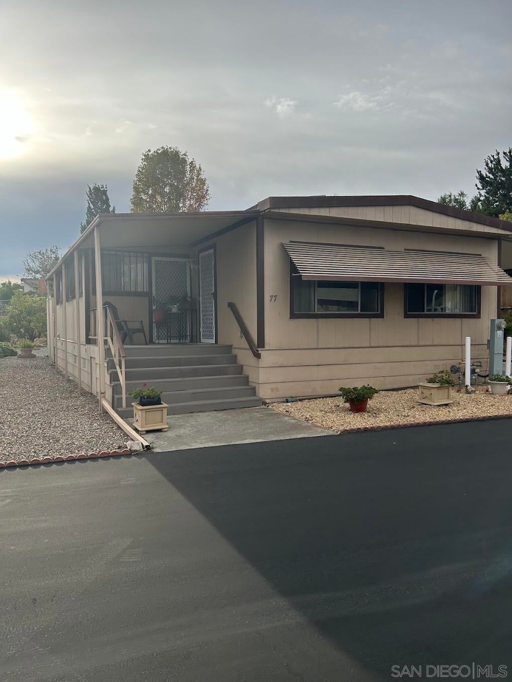 1501 Anza Avenue 77