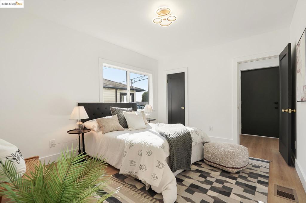 OAKLAND - Residential