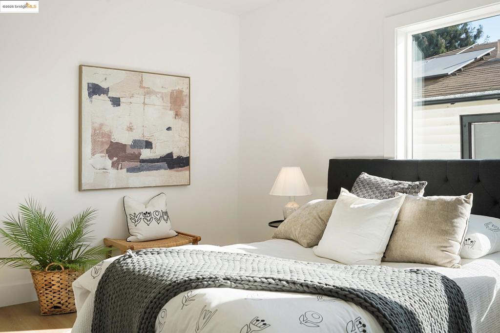 OAKLAND - Residential