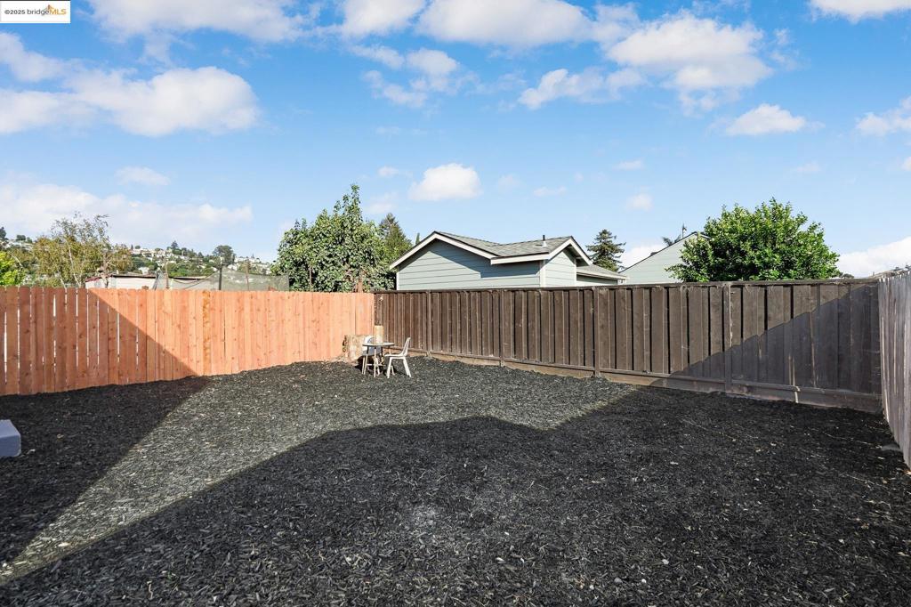 OAKLAND - Residential