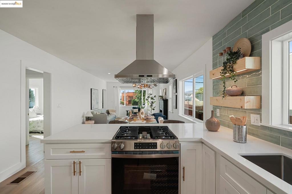 OAKLAND - Residential