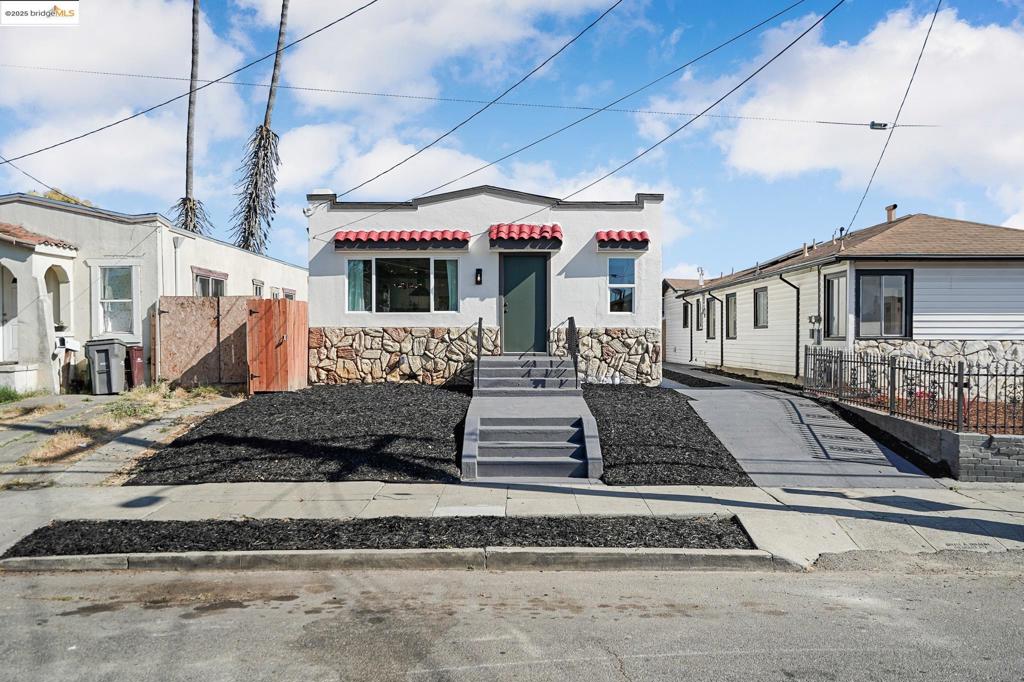 OAKLAND - Residential