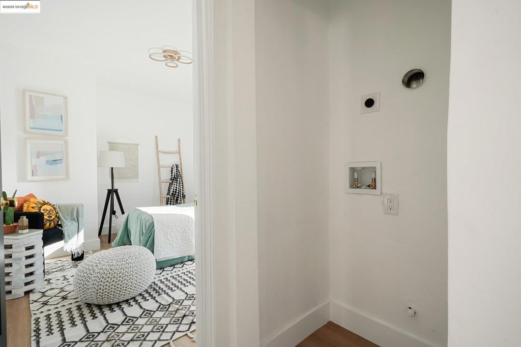 OAKLAND - Residential