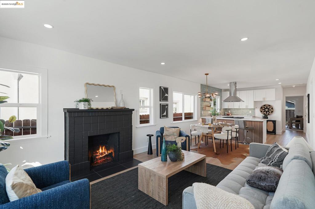 OAKLAND - Residential