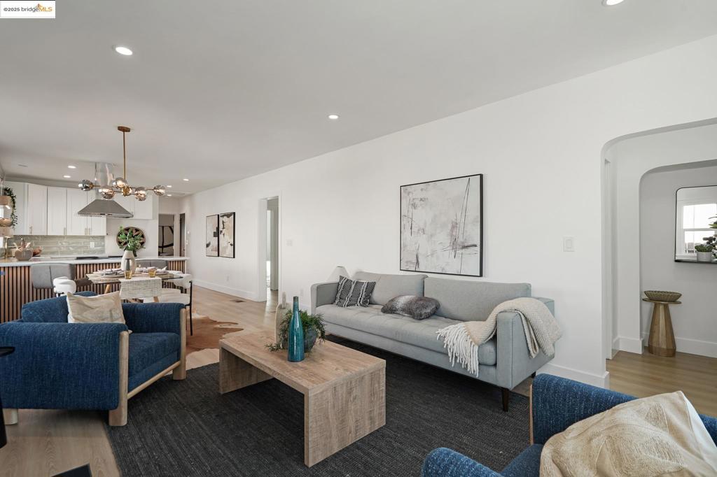 OAKLAND - Residential