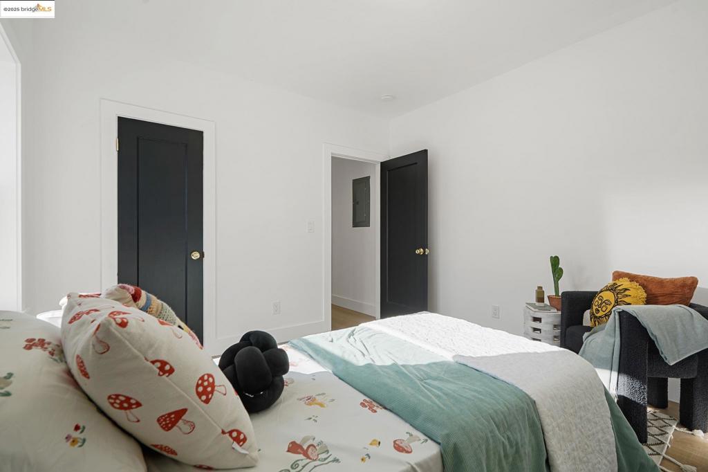 OAKLAND - Residential