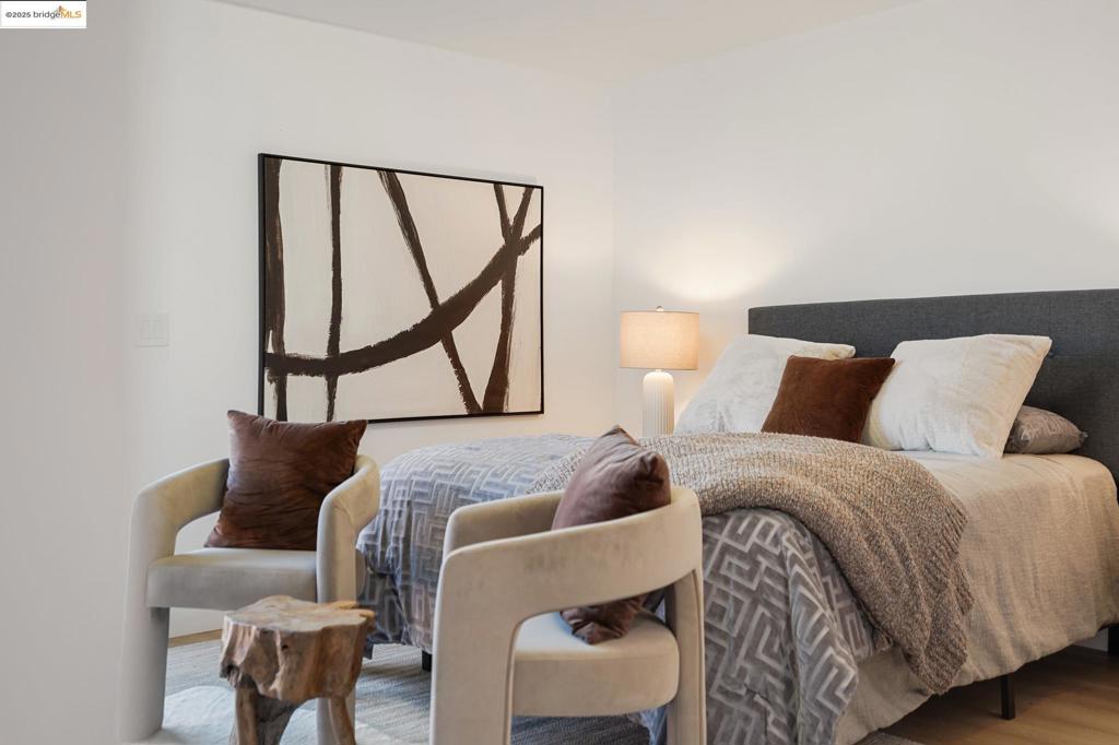 OAKLAND - Residential