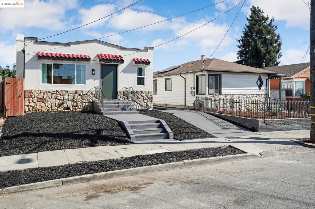 OAKLAND - Residential