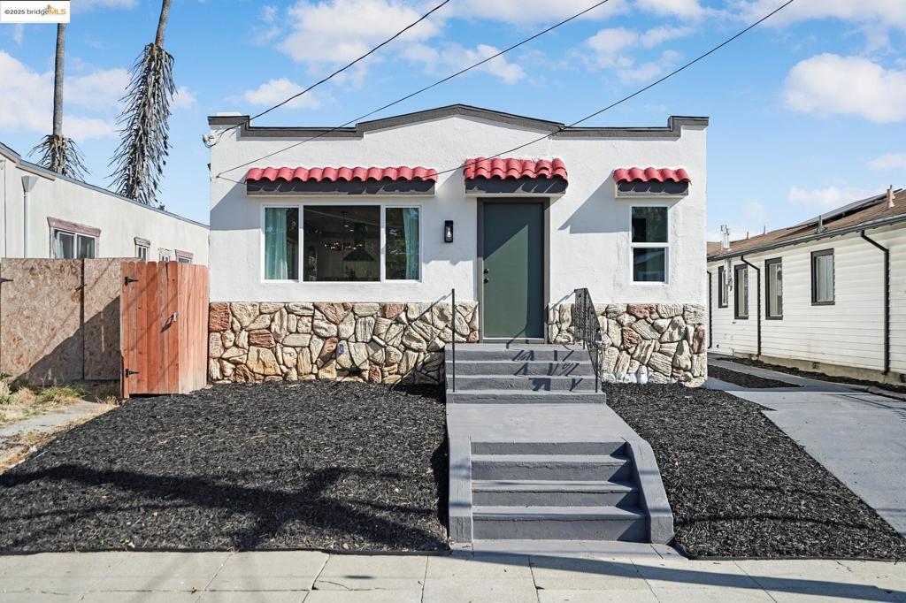 OAKLAND - Residential