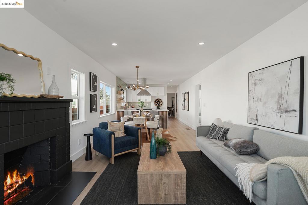 OAKLAND - Residential