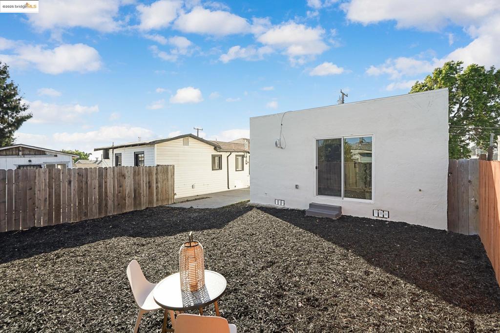 OAKLAND - Residential