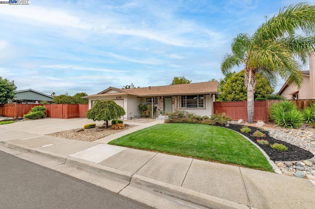 VAL VISTA - Residential