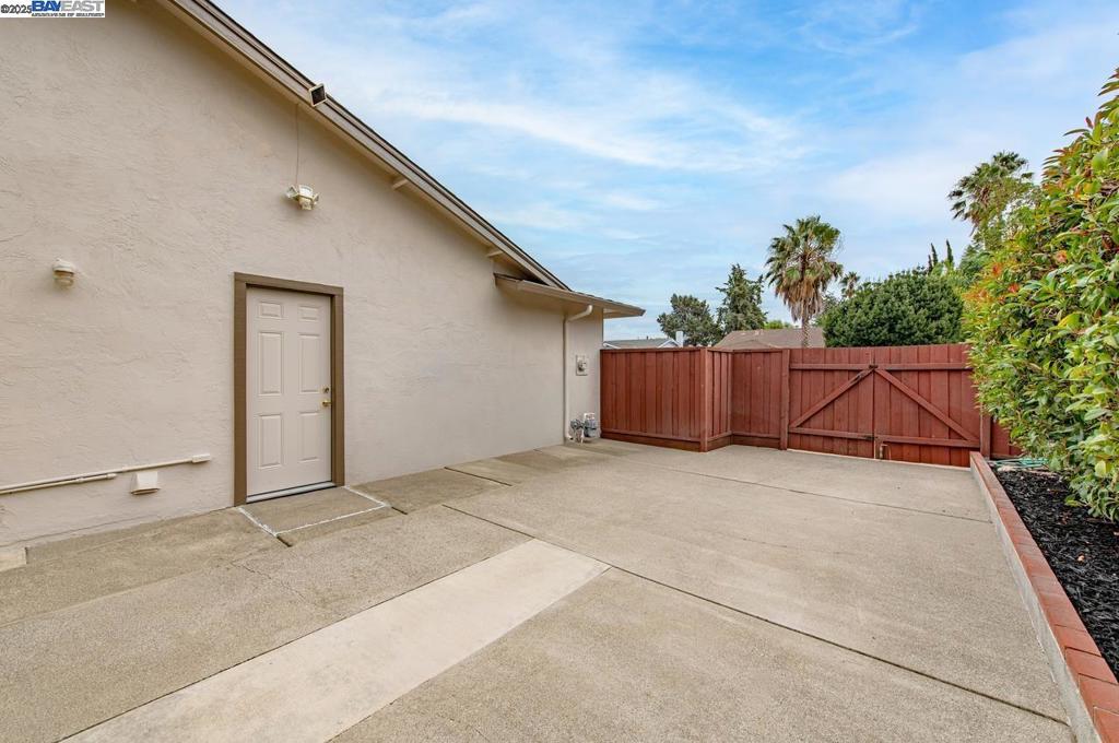 VAL VISTA - Residential