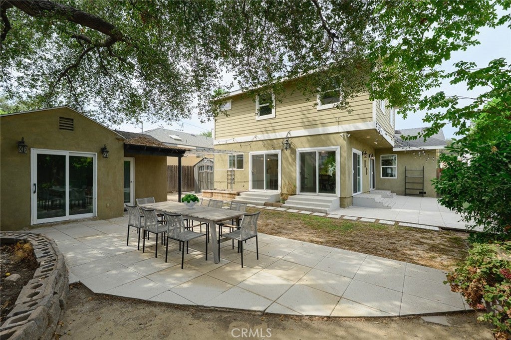 218 E Haven