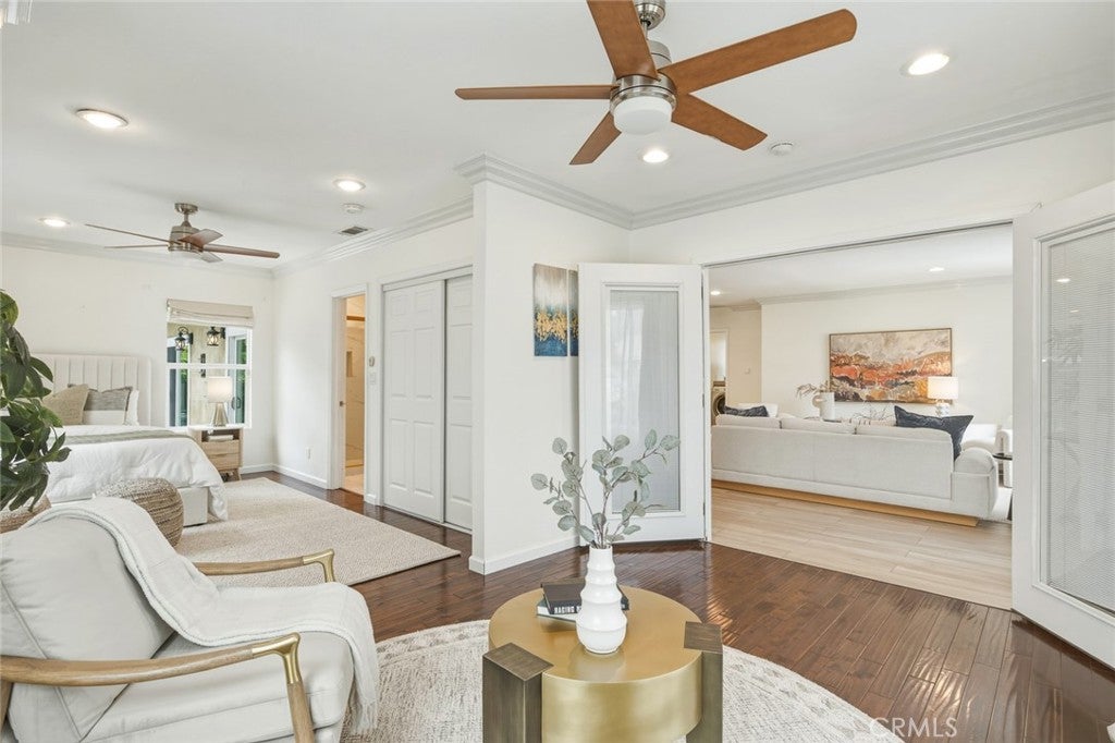 218 E Haven
