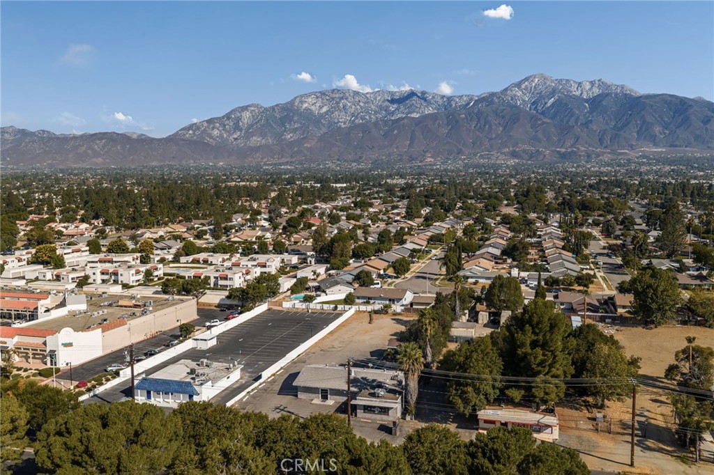 10028 Foothill