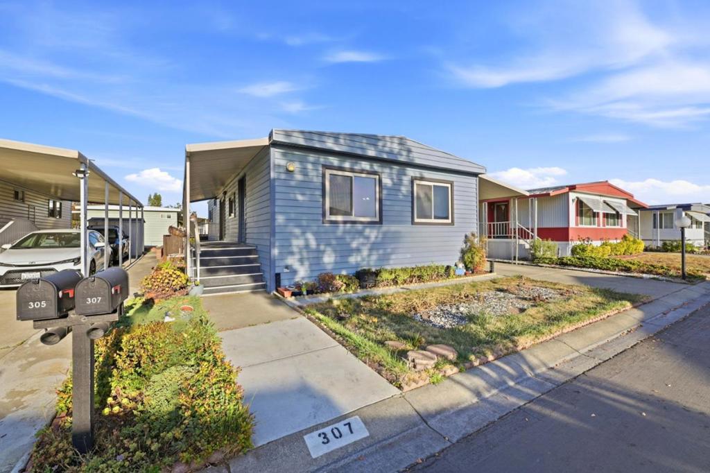 307 Santa Paula 307