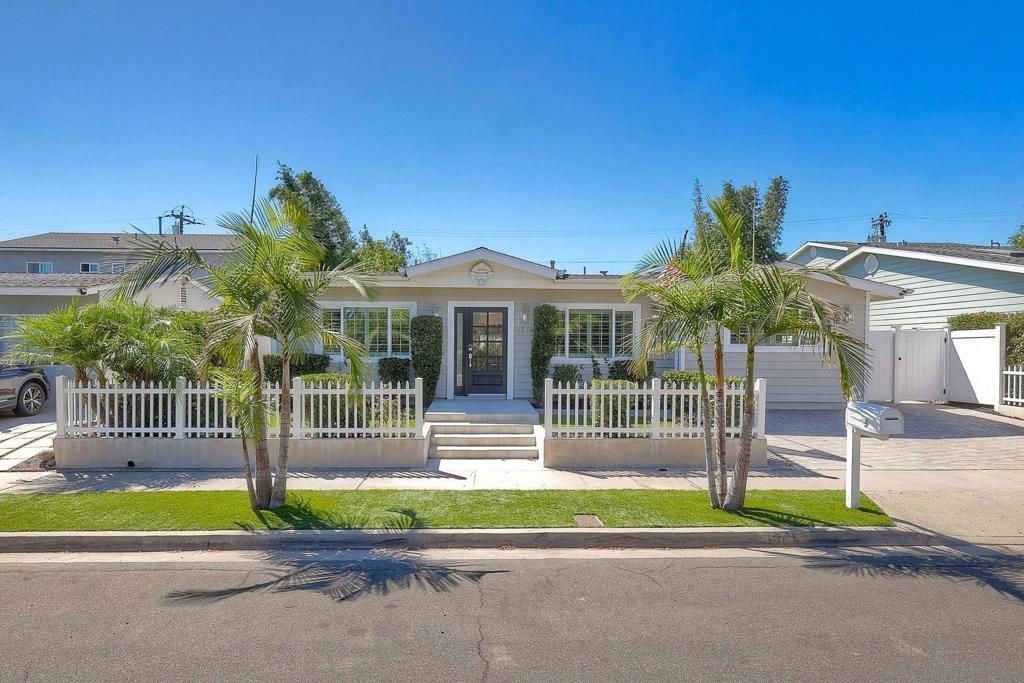 Photo of 4576 Onondaga Ave Ave, San Diego, CA 92117 (MLS # 250042472SD)