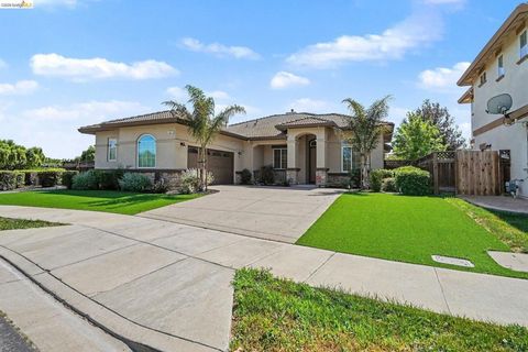 Photo of 542 Vivian St St, Brentwood, CA 94513 (MLS # 41128835)