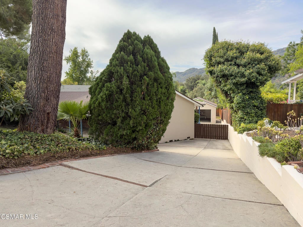 3932 Mayfield Avenue