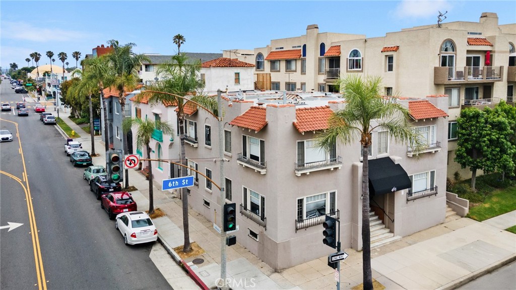 463 W 6th Street