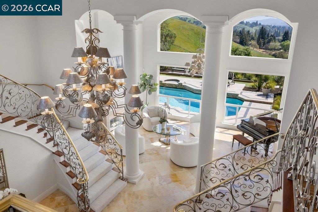 251 Santiago Ln