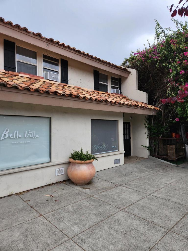 1130 camino Del Mar E