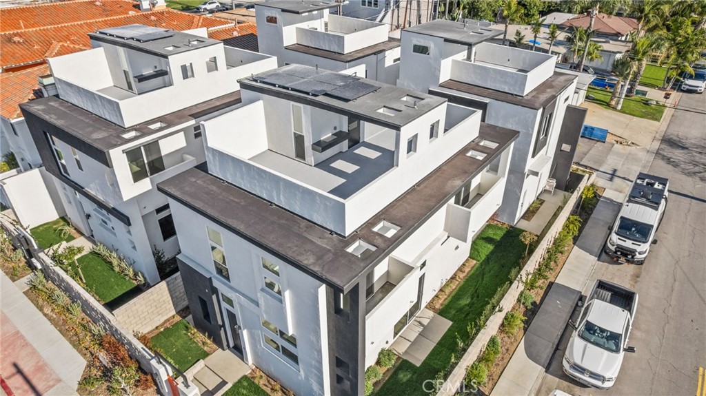 3215 S El Camino Real