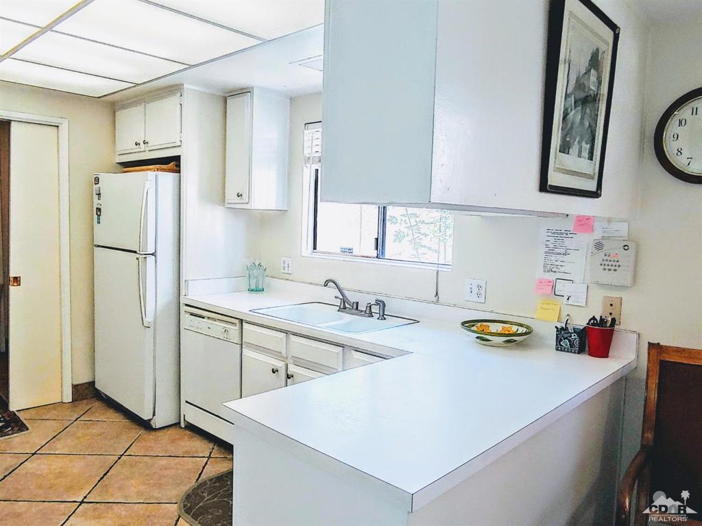 Los Cocos - Residential Lease