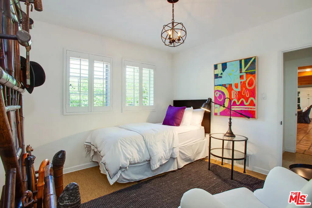 Pacific Palisades, California 90272, United States, 8 Bedrooms Bedrooms, ,8 BathroomsBathrooms,Residential,Active,94218