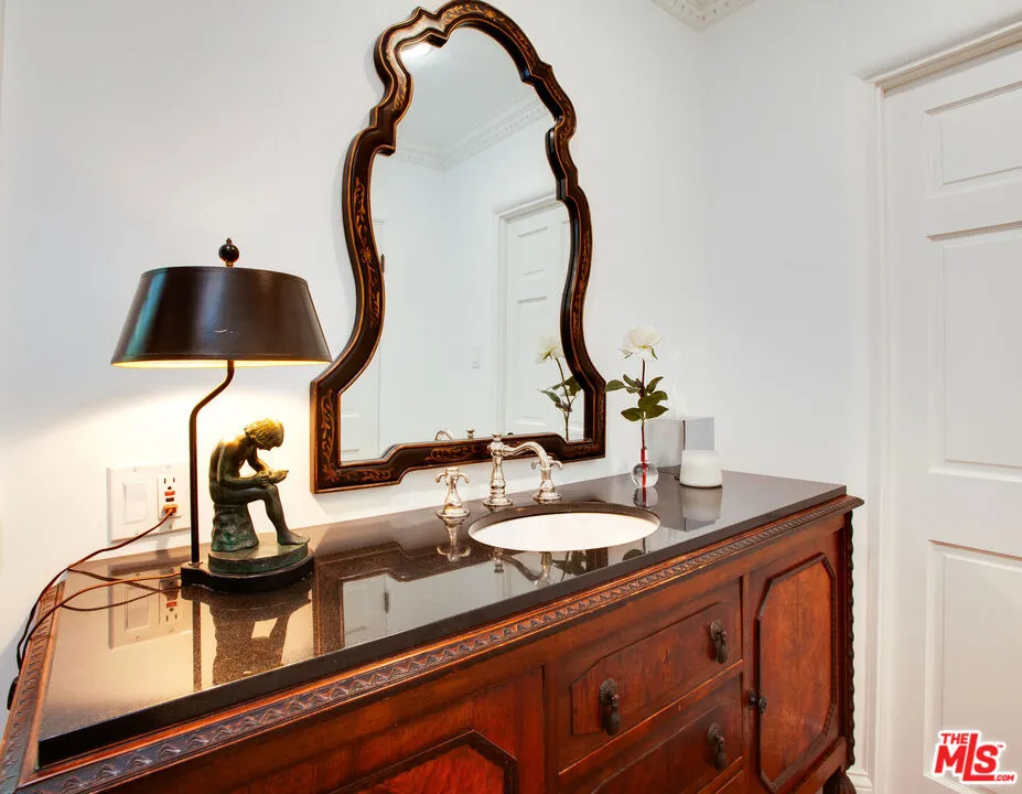 Pacific Palisades, California 90272, United States, 8 Bedrooms Bedrooms, ,8 BathroomsBathrooms,Residential,Active,94218