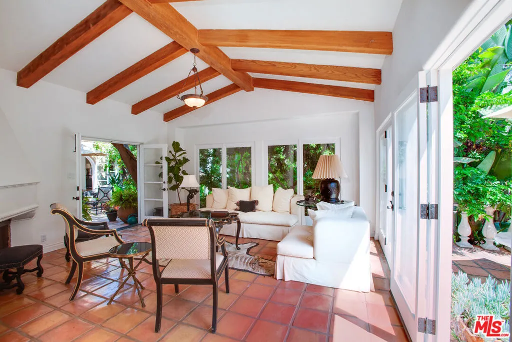 Pacific Palisades, California 90272, United States, 8 Bedrooms Bedrooms, ,8 BathroomsBathrooms,Residential,Active,94218