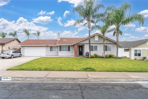 1648 W Wedgewood Rialto CA 92376