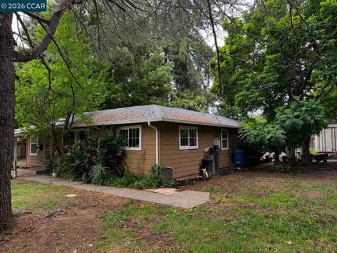 Photo of 1038 Johnston St ST, Napa, CA 94558 (MLS # 41138934)