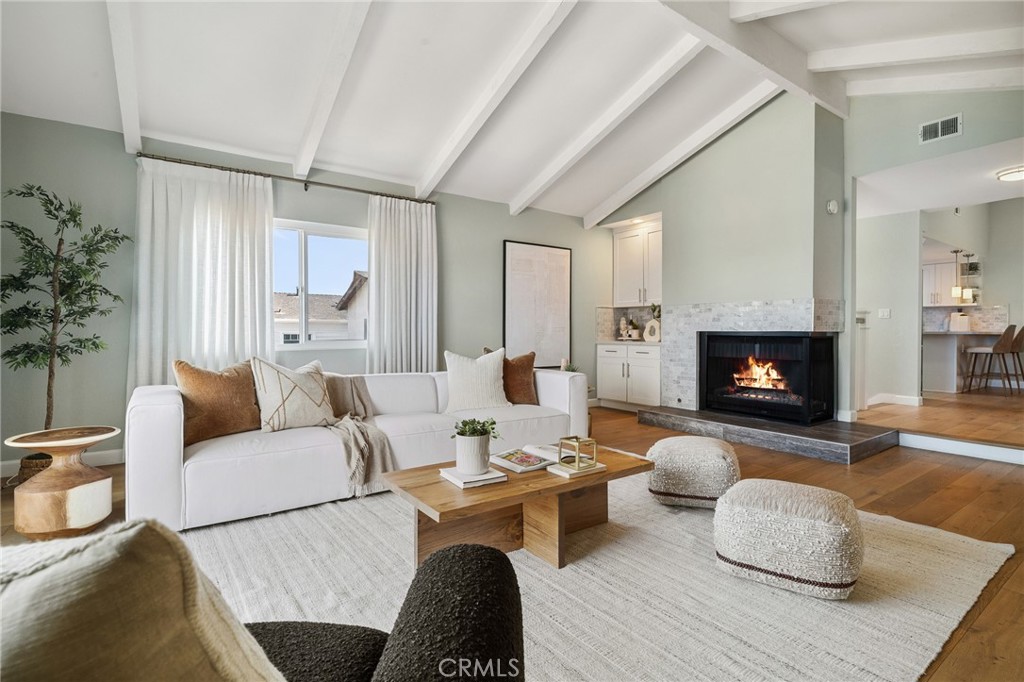 1141 Stanford Avenue