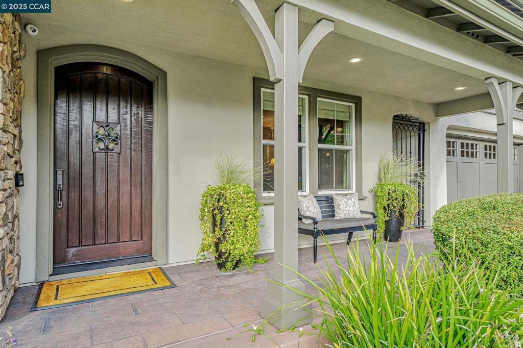 120 Tamarind Ln
