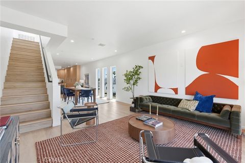 Photo of 1428 S Cloverdale Avenue #1/2, Los Angeles, CA 90019 (MLS # SB26094455)