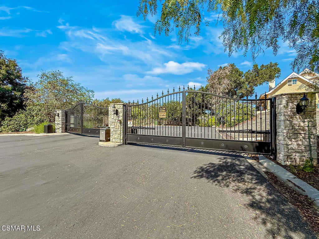 155 W Kelly Road