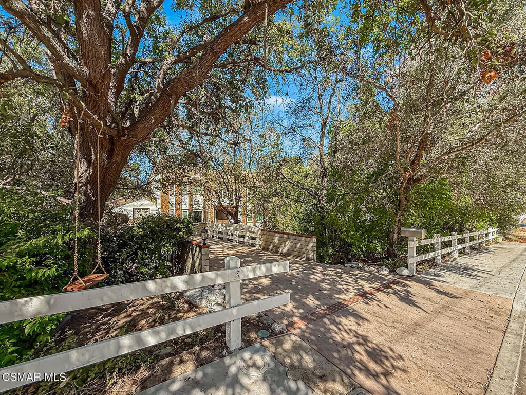 155 W Kelly Road