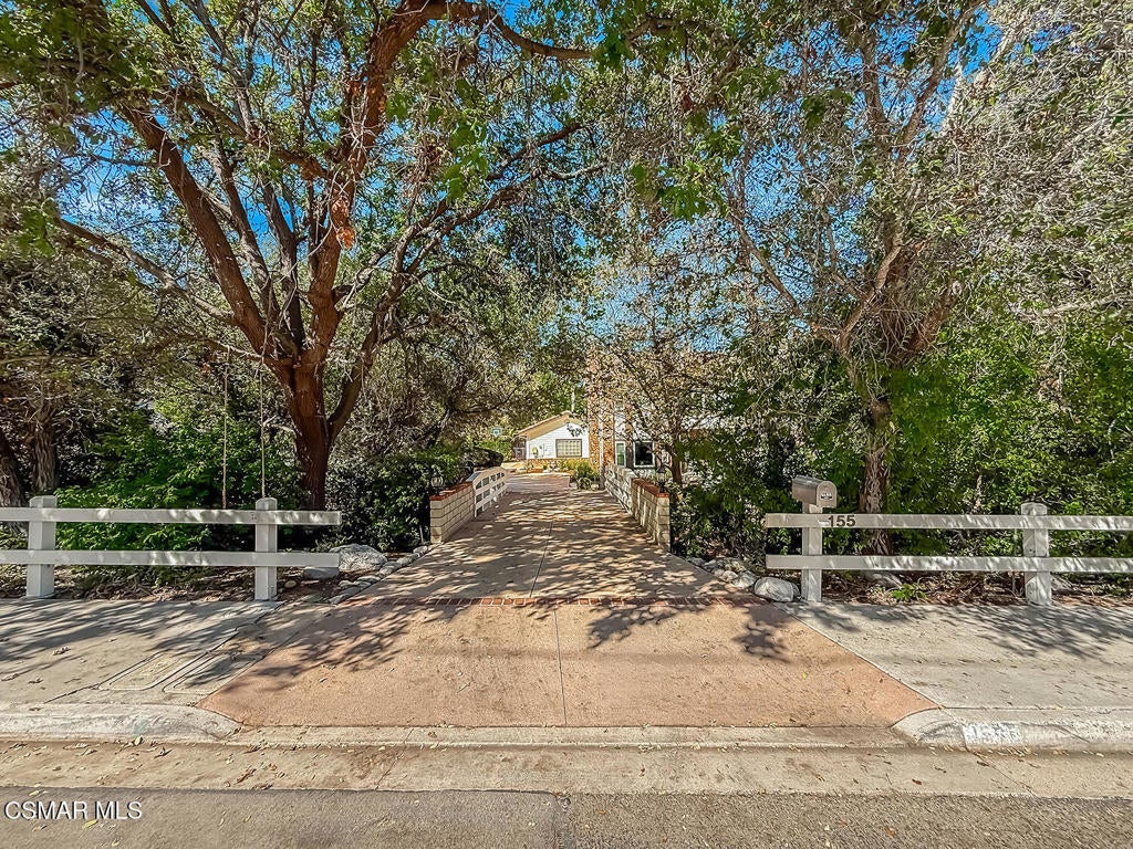 155 W Kelly Road