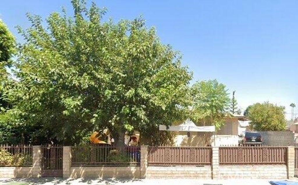 Photo of 8766 Tilden Avenue #1, Panorama City, CA 91402 (MLS # IV25243913)