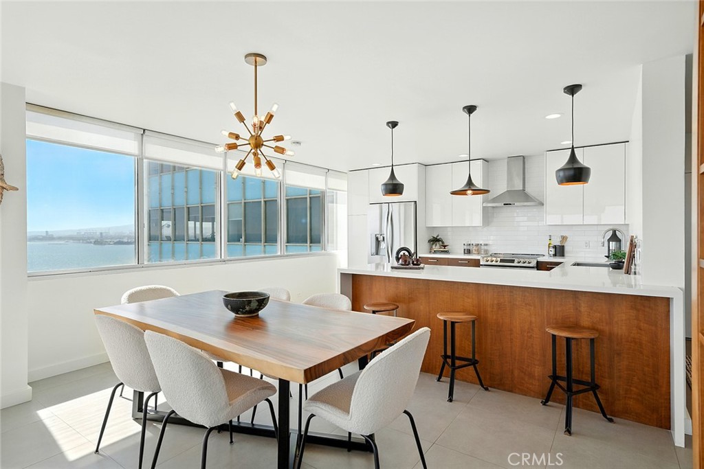 2999 E Ocean Boulevard 1320