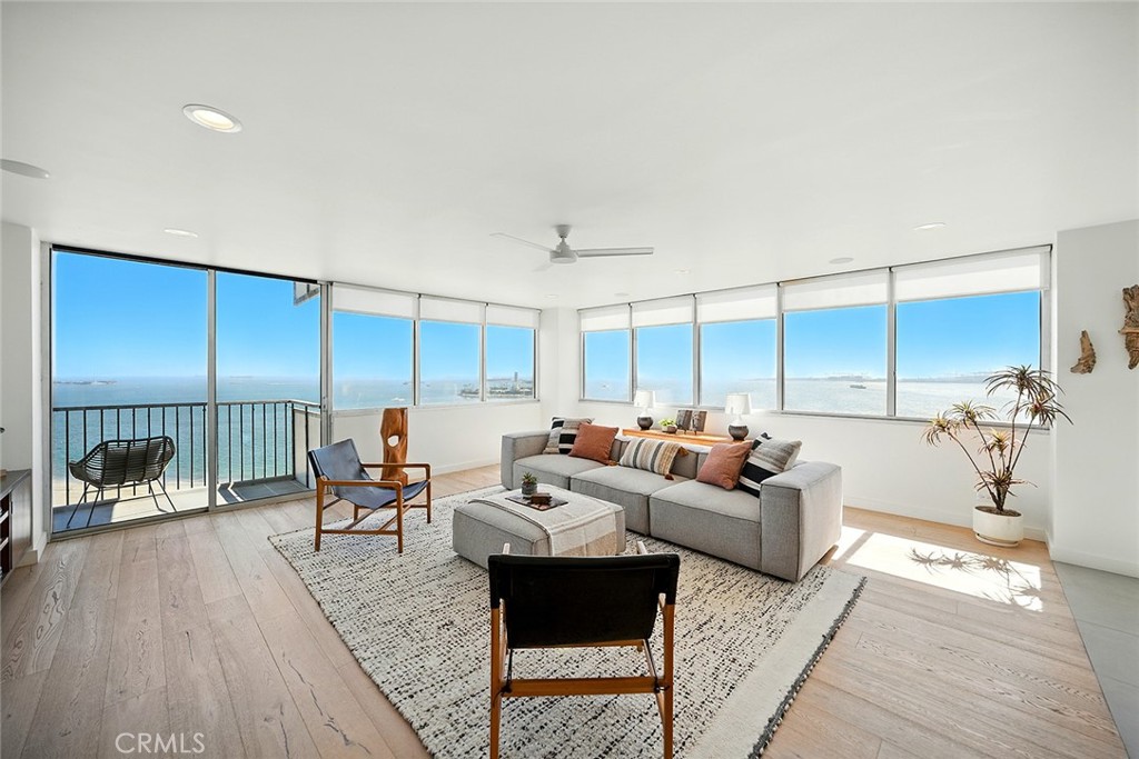 2999 E Ocean Boulevard 1320